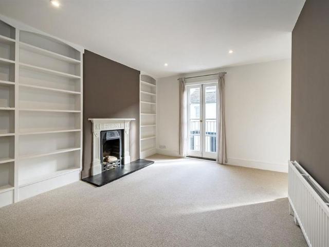 House for rent in Royal Borough of Kensington and Chelsea, Greater London