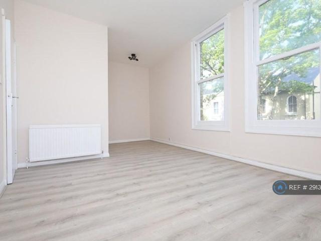 House for rent in Highbury, Greater London