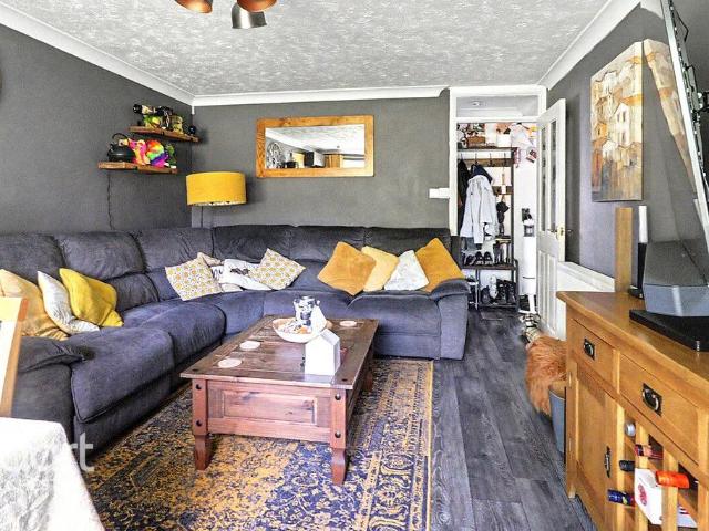 Flat for rent in Hythe, Fordham Heath