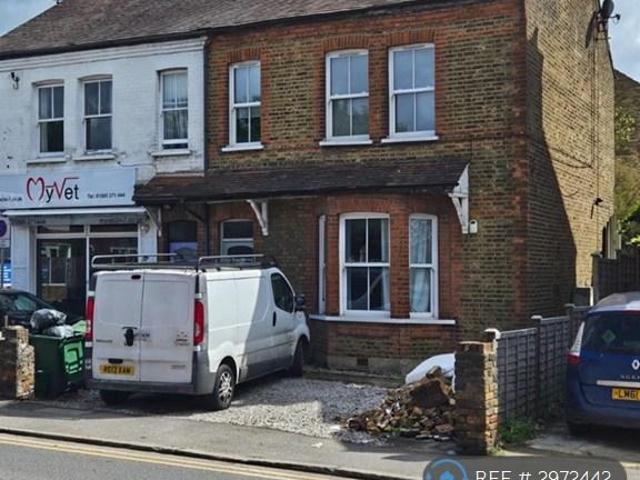 Flat for rent in Cowley, Greater London