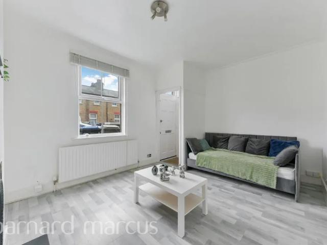 House for rent in London Borough of Ealing, Greater London
