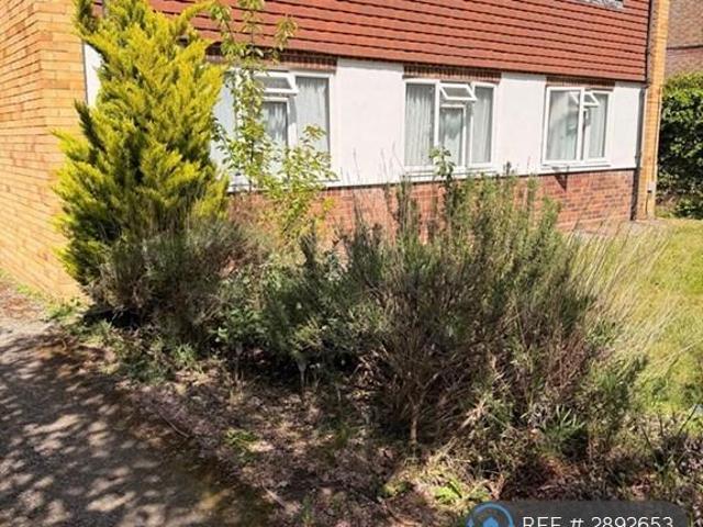 Flat for rent in Carshalton Beeches, Isle Of Man