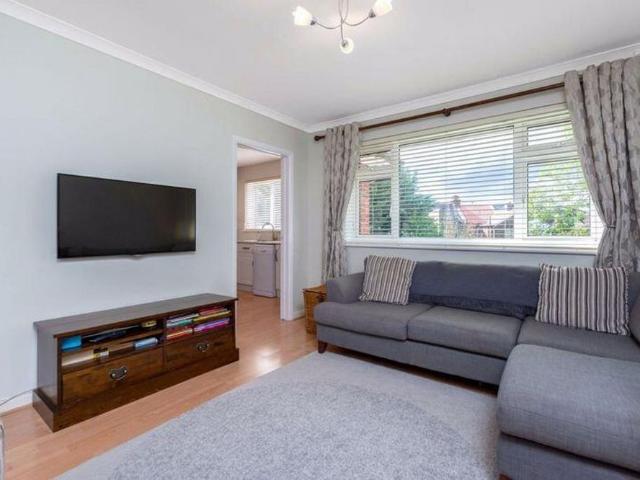 House for rent in Longlands, Greater London