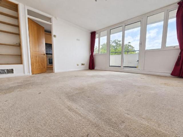House for rent in Southend City Centre Neighbourhood, Alton Barnes