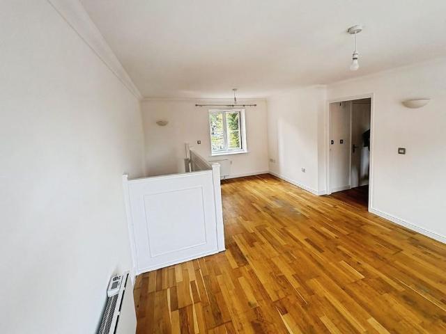 House for rent in Wotton, Gloucester