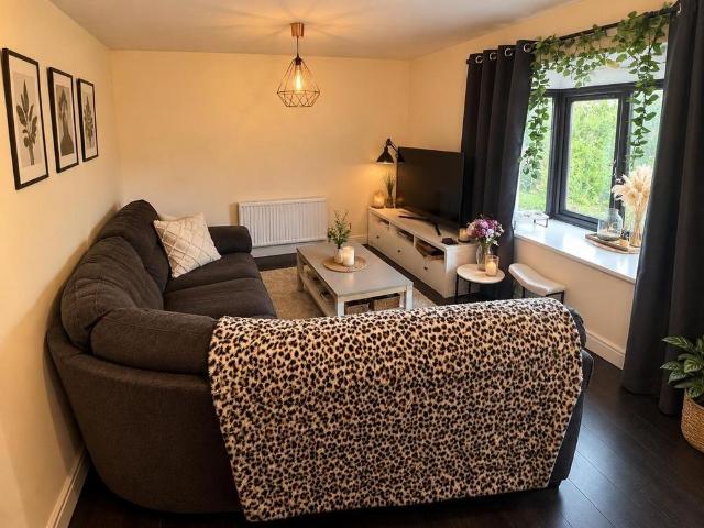 House for rent in East End, Rushmoor