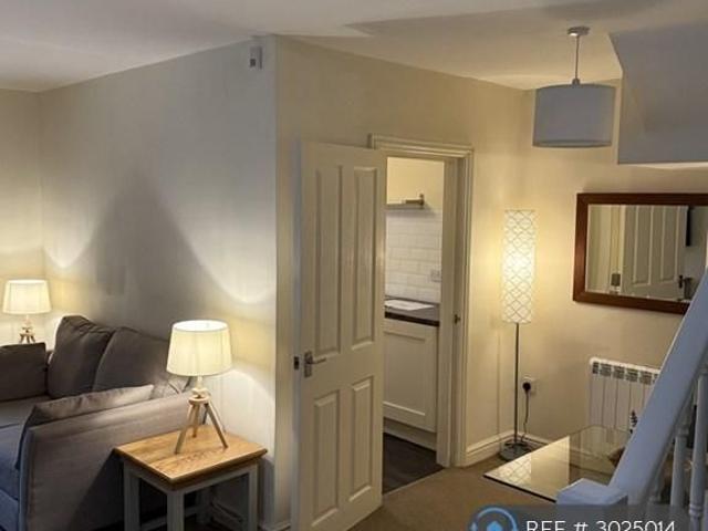 House for rent in Calderstones