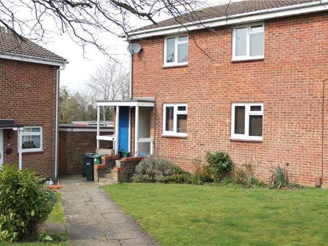 Flat for rent in Tattenham Corner, Red Hill