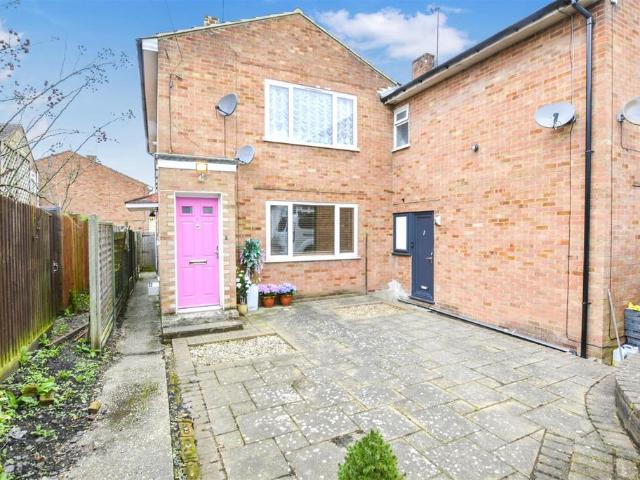 Flat for rent in Navestock Side, Essex