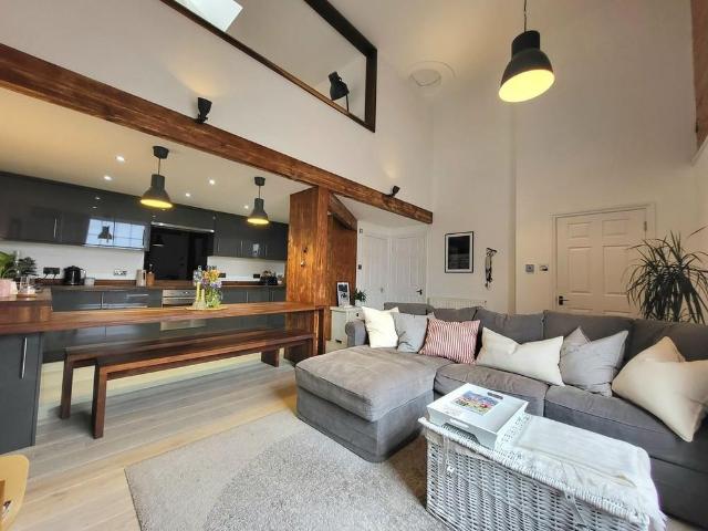 House for rent in The Wharf, Beamhurst