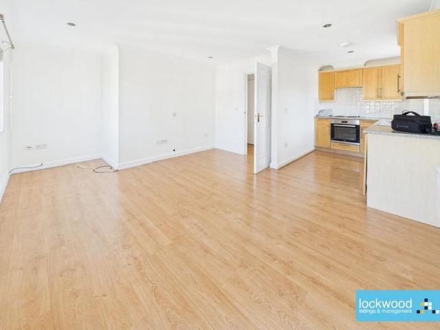 House for rent in Littleton Common, Spelthorne