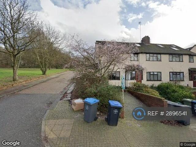 Flat for rent in Preston, Greater London