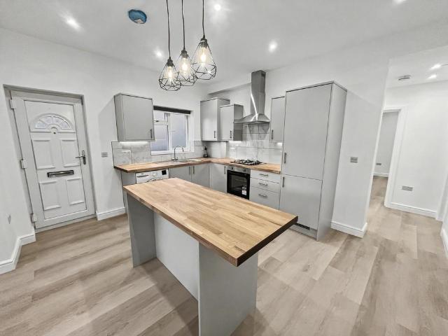 Flat for rent in Slough, Isle Of Man