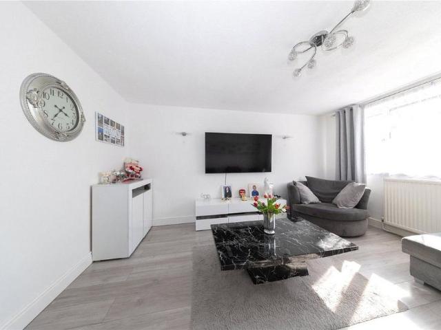 House for rent in Spring Park, Luton