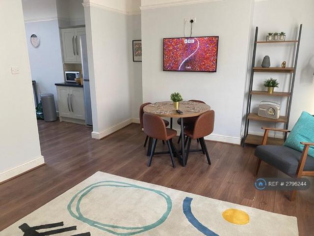 Flat for rent in South Ashford, Bridgefield