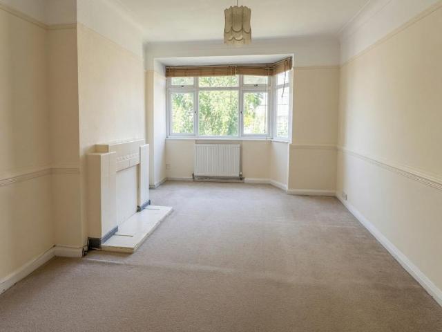 House for rent in West Finchley, Greater London