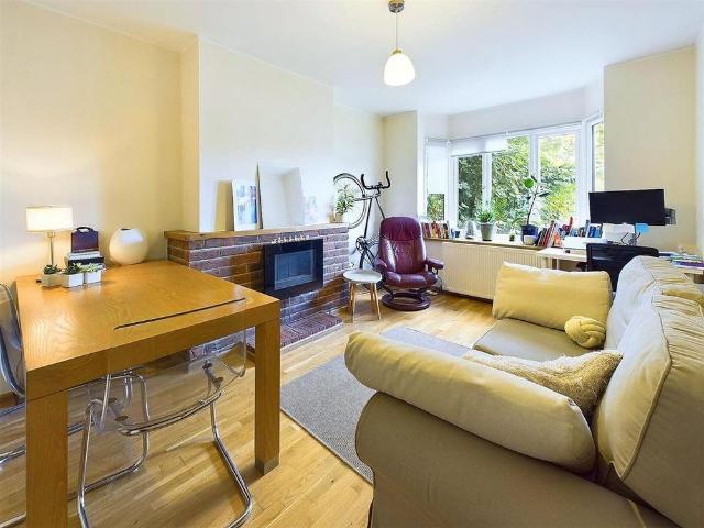 House for rent in Whitton, Greater London