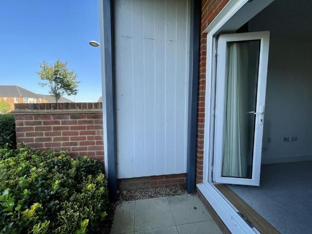 House for rent in Kilnwood Vale, Horsham