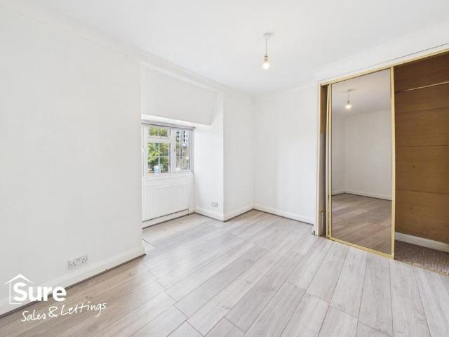 House for rent in The Image, Pouchen End