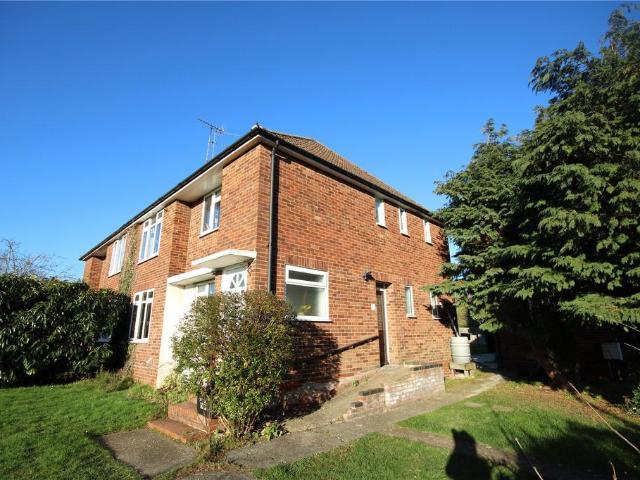 Flat for rent in Woodley