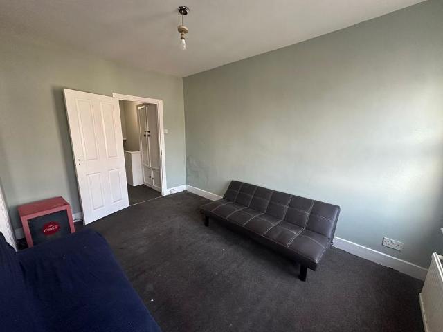 House for rent in London Borough of Ealing, Greater London