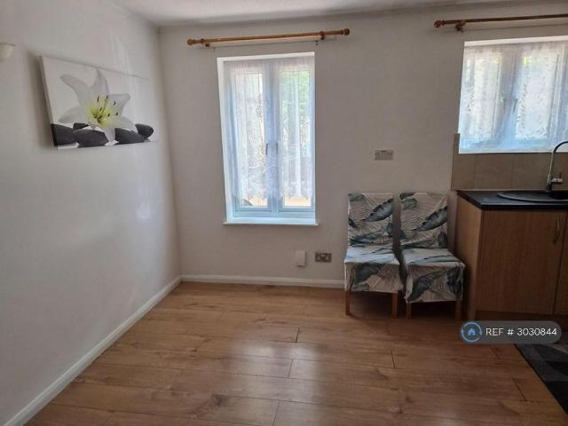 House for rent in London Borough of Newham, Greater London