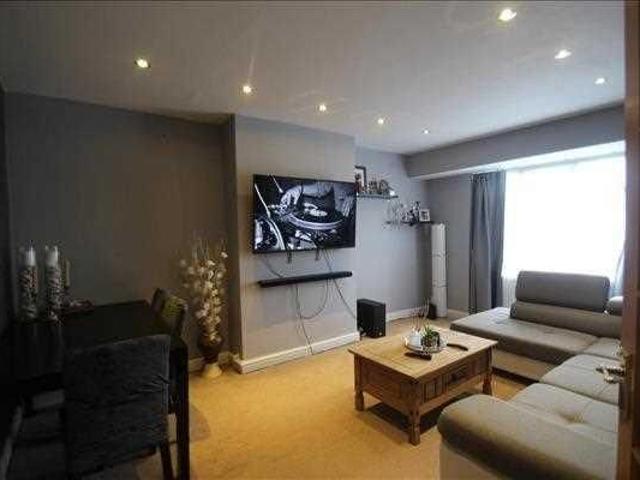 House for rent in London Borough of Hounslow, Greater London