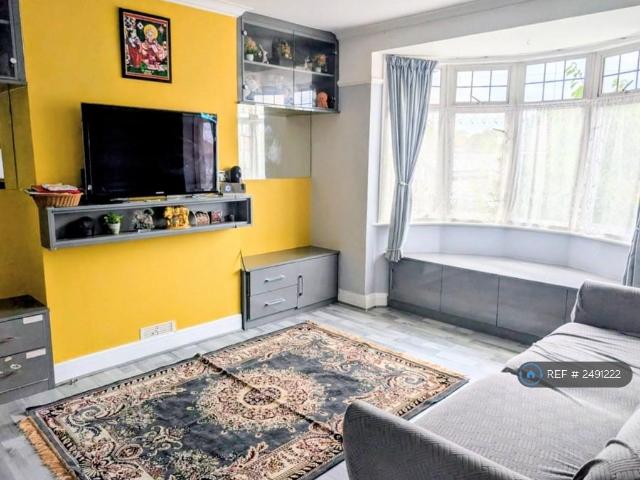Flat for rent in Lane, Greater London