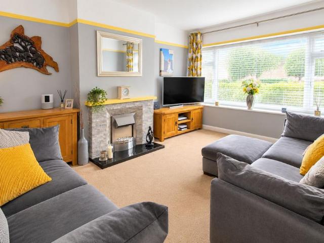 House for rent in Lower Halliford, Surrey