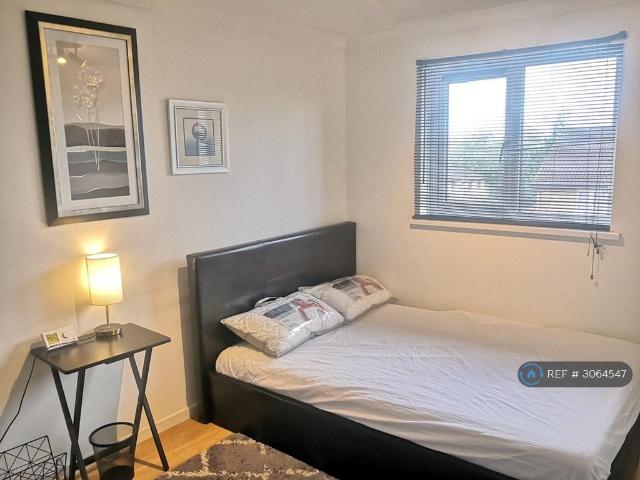 Flat for rent in Lewsey Farm