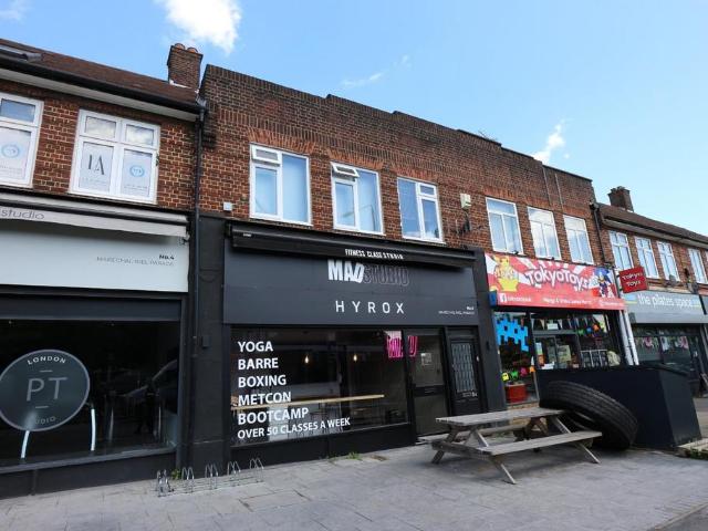 Flat for rent in Longlands, Greater London