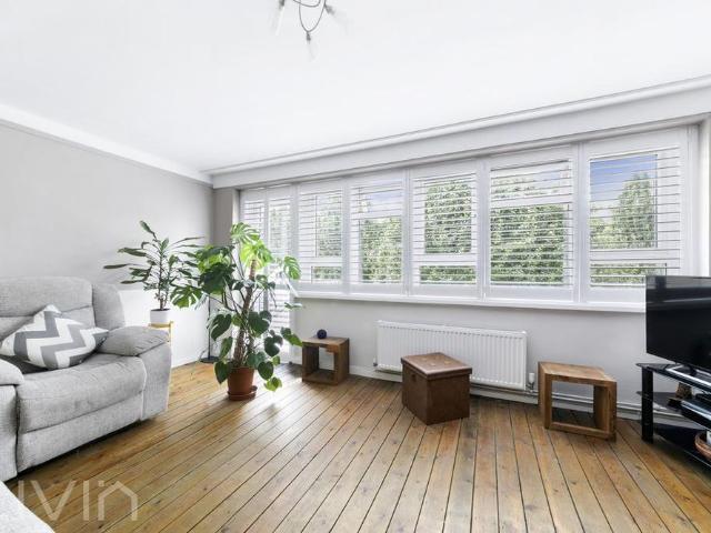House for rent in London Borough of Croydon, Greater London