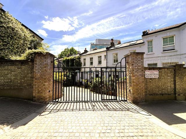 Flat for rent in North Kensington, Greater London