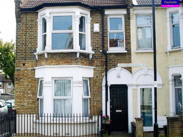Flat for rent in Greater London