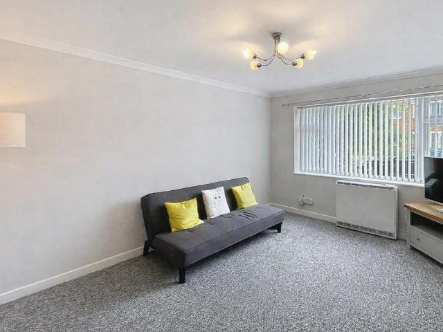 House for rent in Castle Green, Green Close