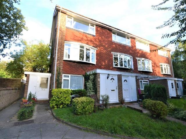 Flat for rent in Locksbottom, Greater London