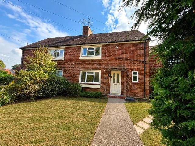 Flat for rent in Old Windsor