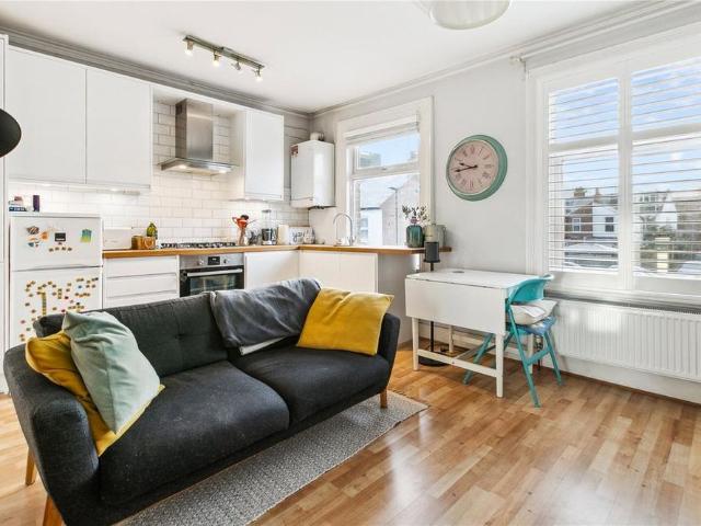 House for rent in London Borough of Hounslow, Greater London