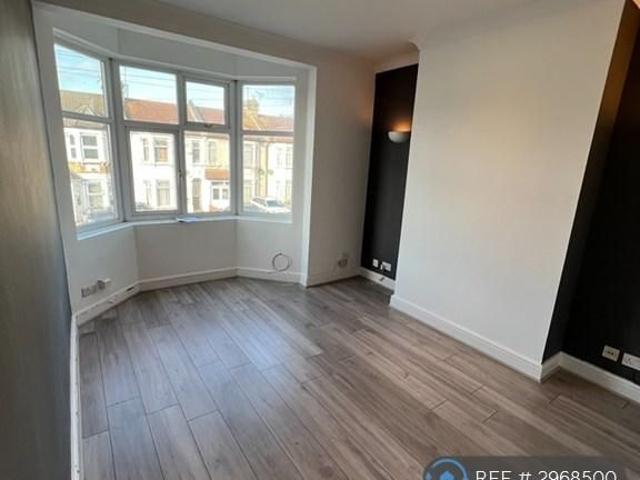 House for rent in Newbury Park, Greater London