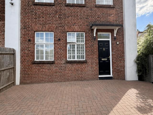 House for rent in London Borough of Bromley, Greater London
