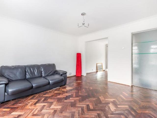 House for rent in Bushey, Bushey Heath