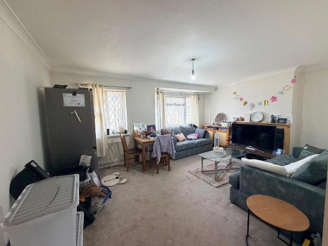 Flat for rent in London Borough of Hounslow, Heston
