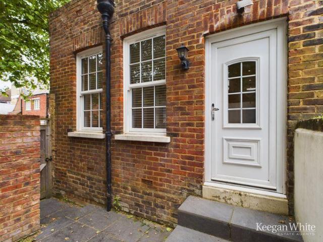 Flat for rent in Daws Hill, Cressex