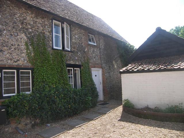 Flat for rent in Great Bookham, Mole Valley