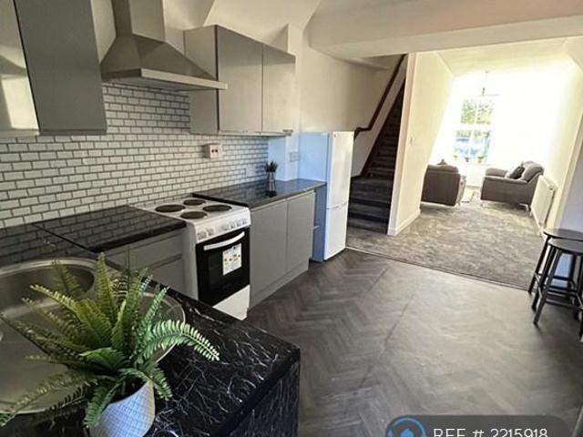 Flat for rent in Sale Moor, Trafford Park