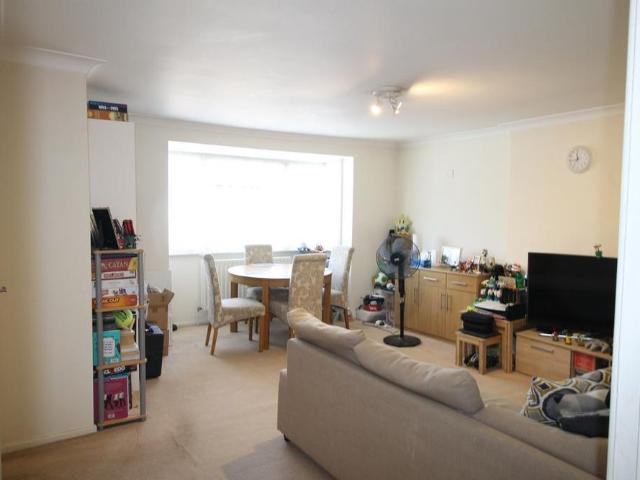 House for rent in London Borough of Ealing, Greater London