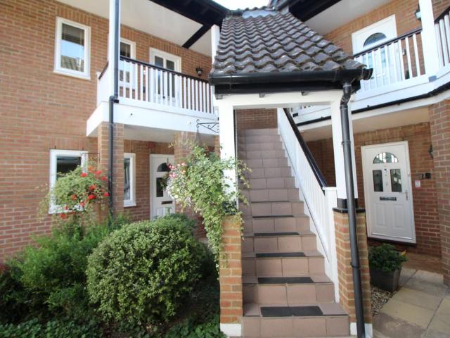 Flat for rent in Berrick Salome, Oxfordshire