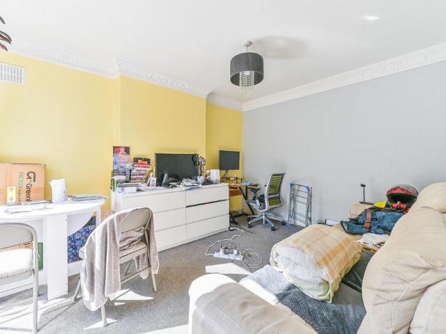 Flat for rent in London Borough of Croydon, Greater London