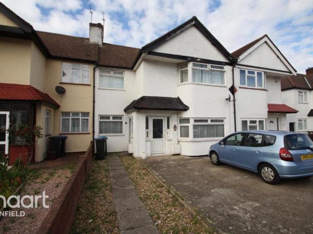 Flat for rent in Edmonton, Greater London