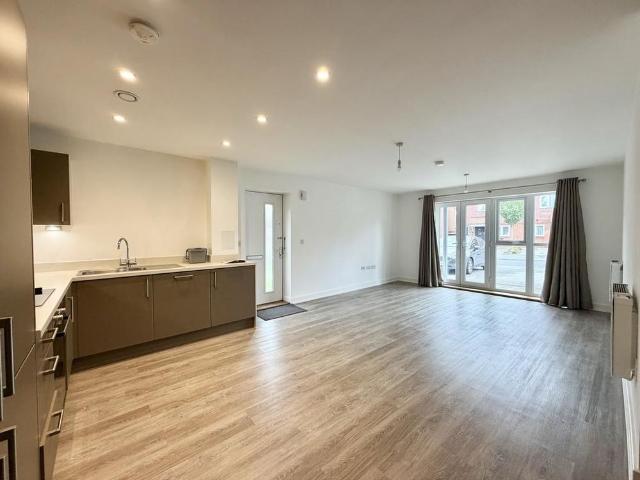House for rent in Kilnwood Vale, Horsham